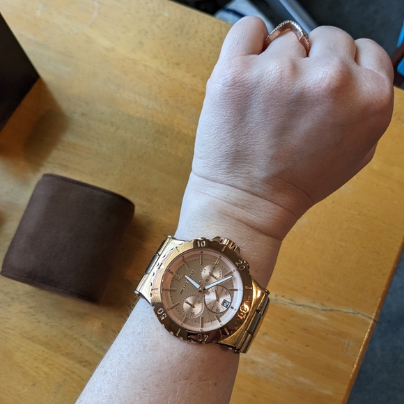 Michael Kors rose gold stainless steel watch - Picture 4 of 7